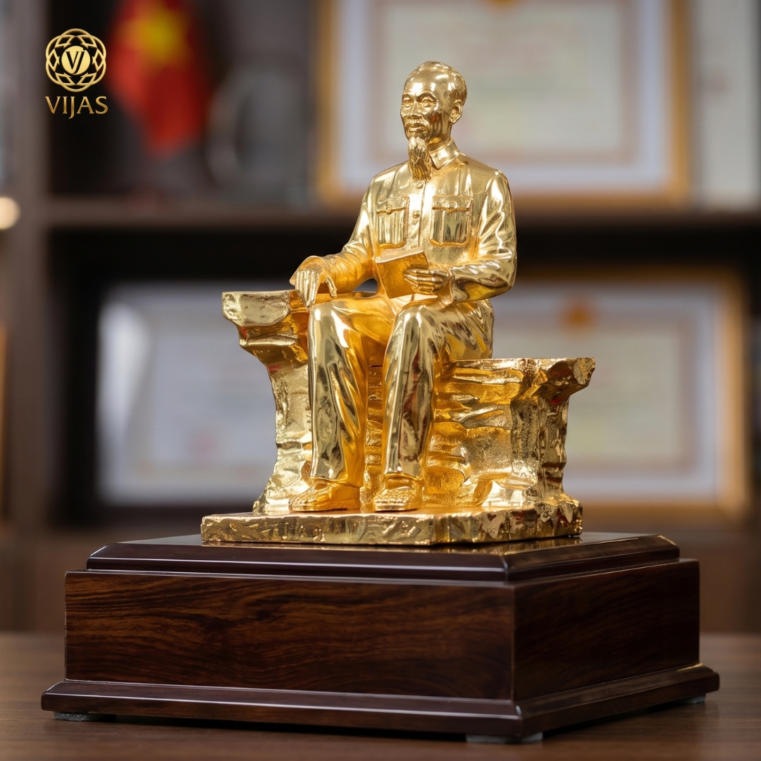 Chân dung Chủ tịch Hồ Chí Minh